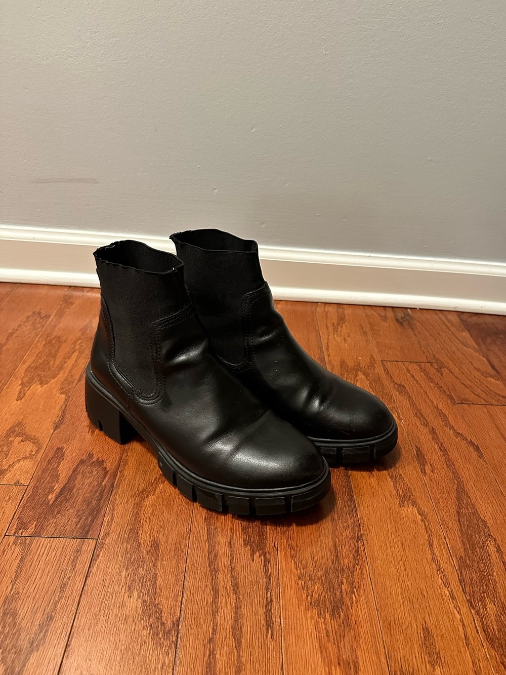 Black Chunky Chelsea Ankle Boots
